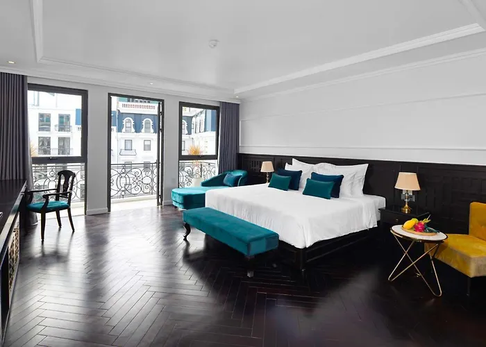 Khách sạn The Almin 4*